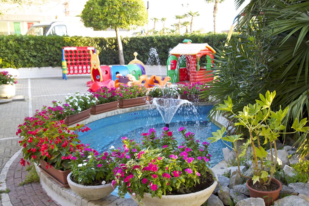 Savoia Hotel Misano Adriatico Dış mekan fotoğraf