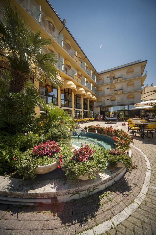 Savoia Hotel Misano Adriatico Dış mekan fotoğraf