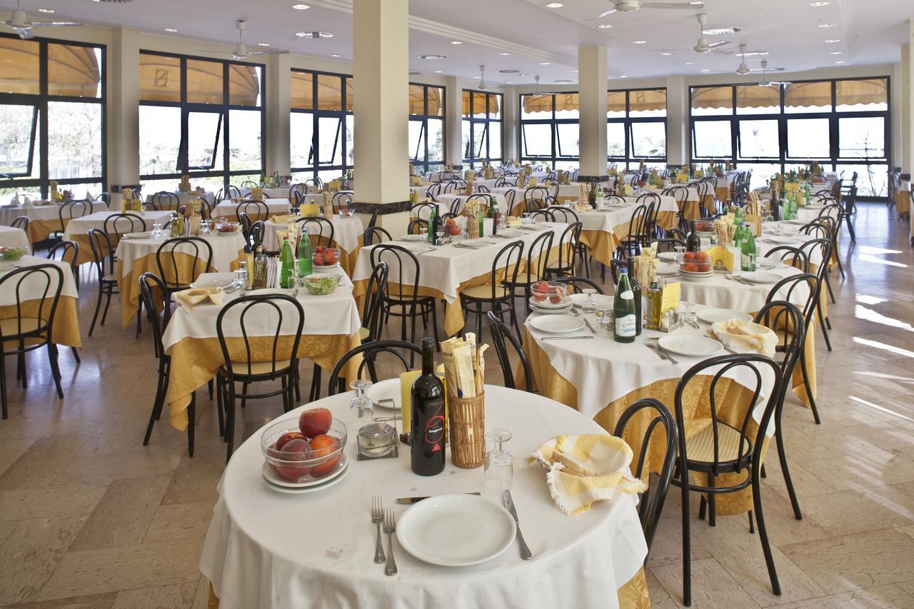 Savoia Hotel Misano Adriatico Dış mekan fotoğraf
